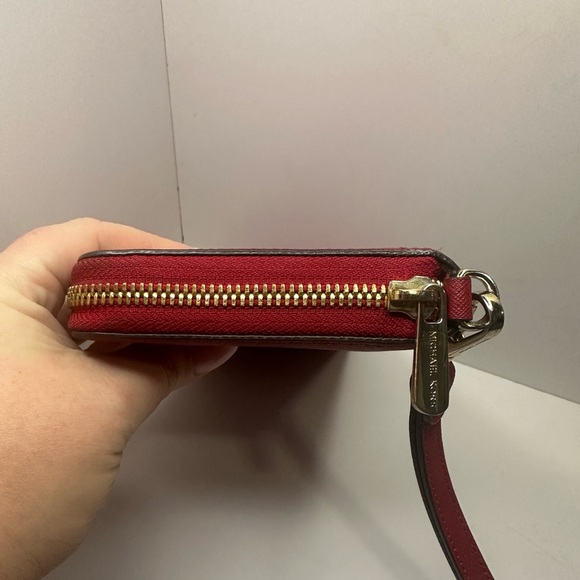 Michael Kors EUC Red Saffiano Leather Jet Set Wallet With Wrist Strap - Picture 7 of 16